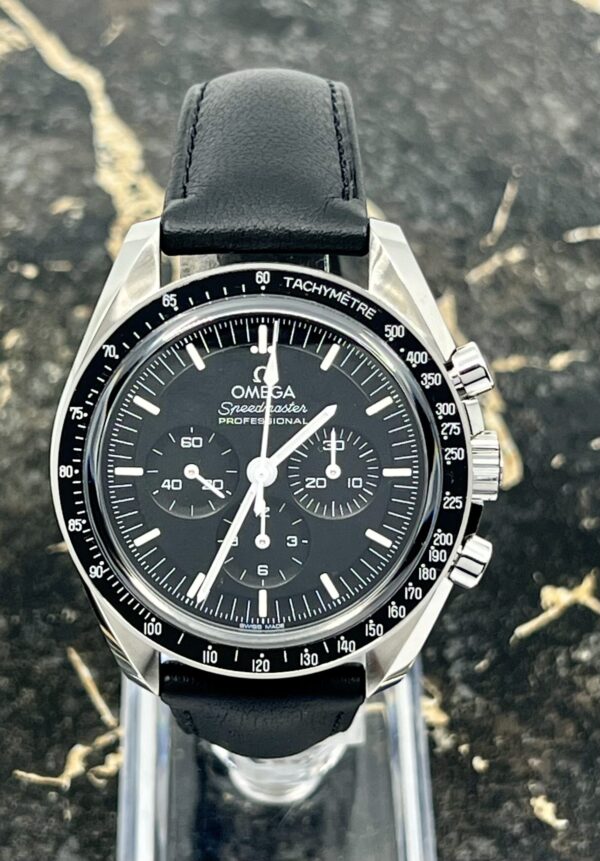 Omega Speedmaster Professional Moonwatch - 42mm - Leather - New 2025