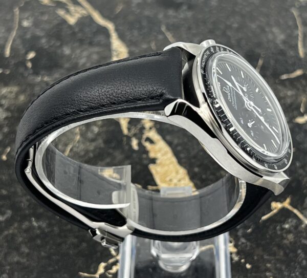 Omega Speedmaster Professional Moonwatch - 42mm - Leather - New 2025