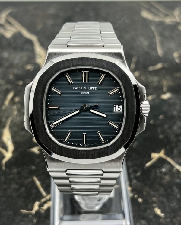 Patek Philippe Nautilus - 5711/1A-001 - Steel