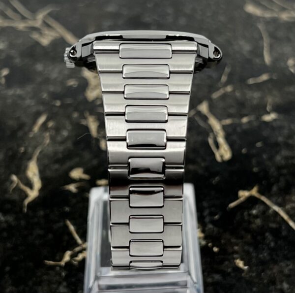 Patek Philippe Nautilus - 5711/1A-001 - Steel