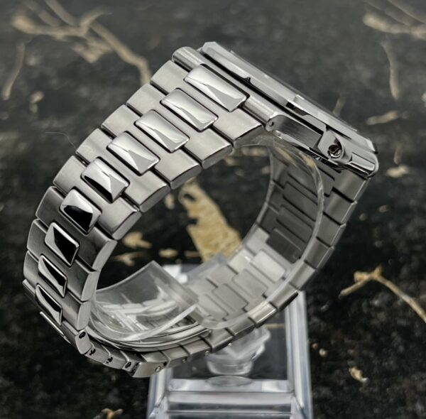 Patek Philippe Nautilus - 5711/1A-001 - Steel