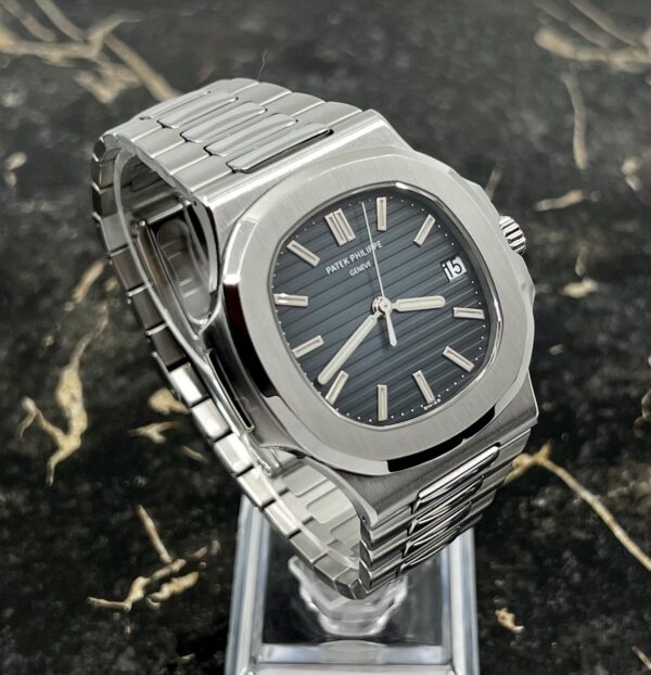 Patek Philippe Nautilus - 5711/1A-001 - Steel