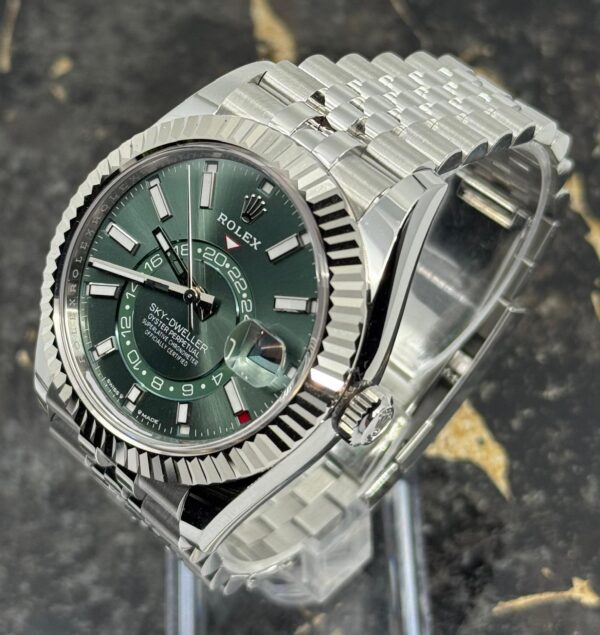 Rolex Sky-Dweller 336934-0002 - Green Dial - Jubilee - 2025 NEW