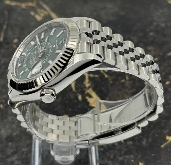 Rolex Sky-Dweller 336934-0002 - Green Dial - Jubilee - 2025 NEW