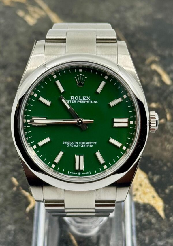 Rolex Oyster Perpetual 41 - 124300 - Green - New - Full stickers