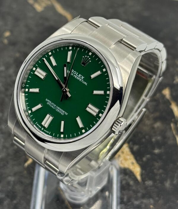 Rolex Oyster Perpetual 41 - 124300 - Green - New - Full stickers