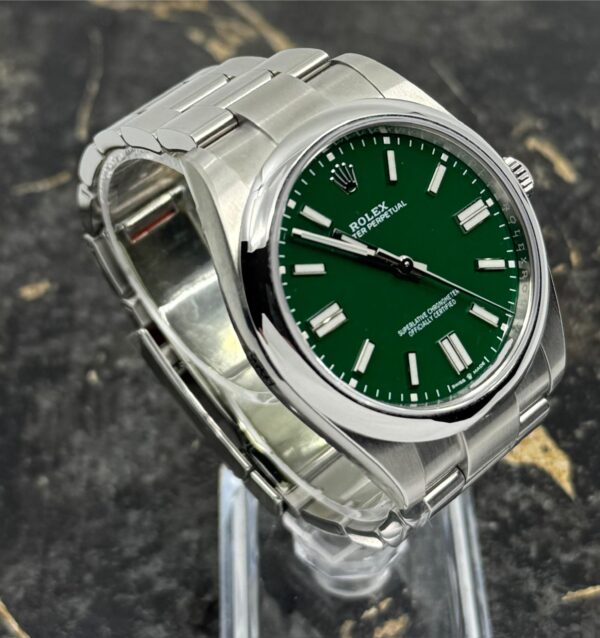 Rolex Oyster Perpetual 41 - 124300 - Green - New - Full stickers
