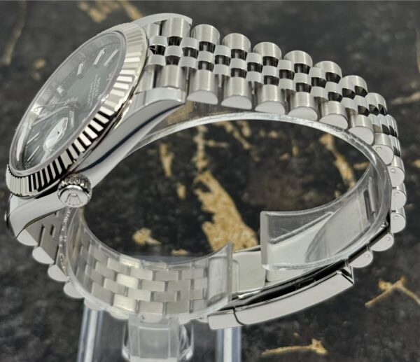 Rolex Datejust 41 - Green Dial - 126334 - Jubilee - New 2025