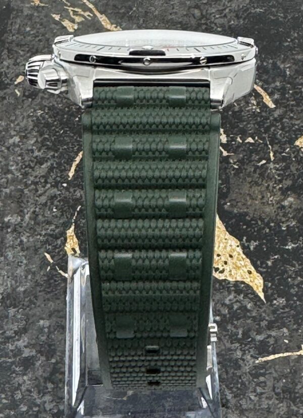 Breitling	Chronomat B01 42mm - Green Dial - AB0134101L2S1 - New 2025